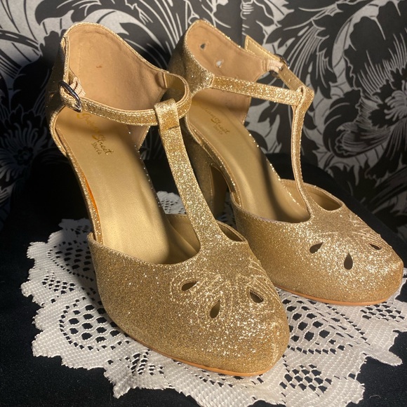 Graham street Great Gatsby t-strap gold shine heels - Picture 5 of 16